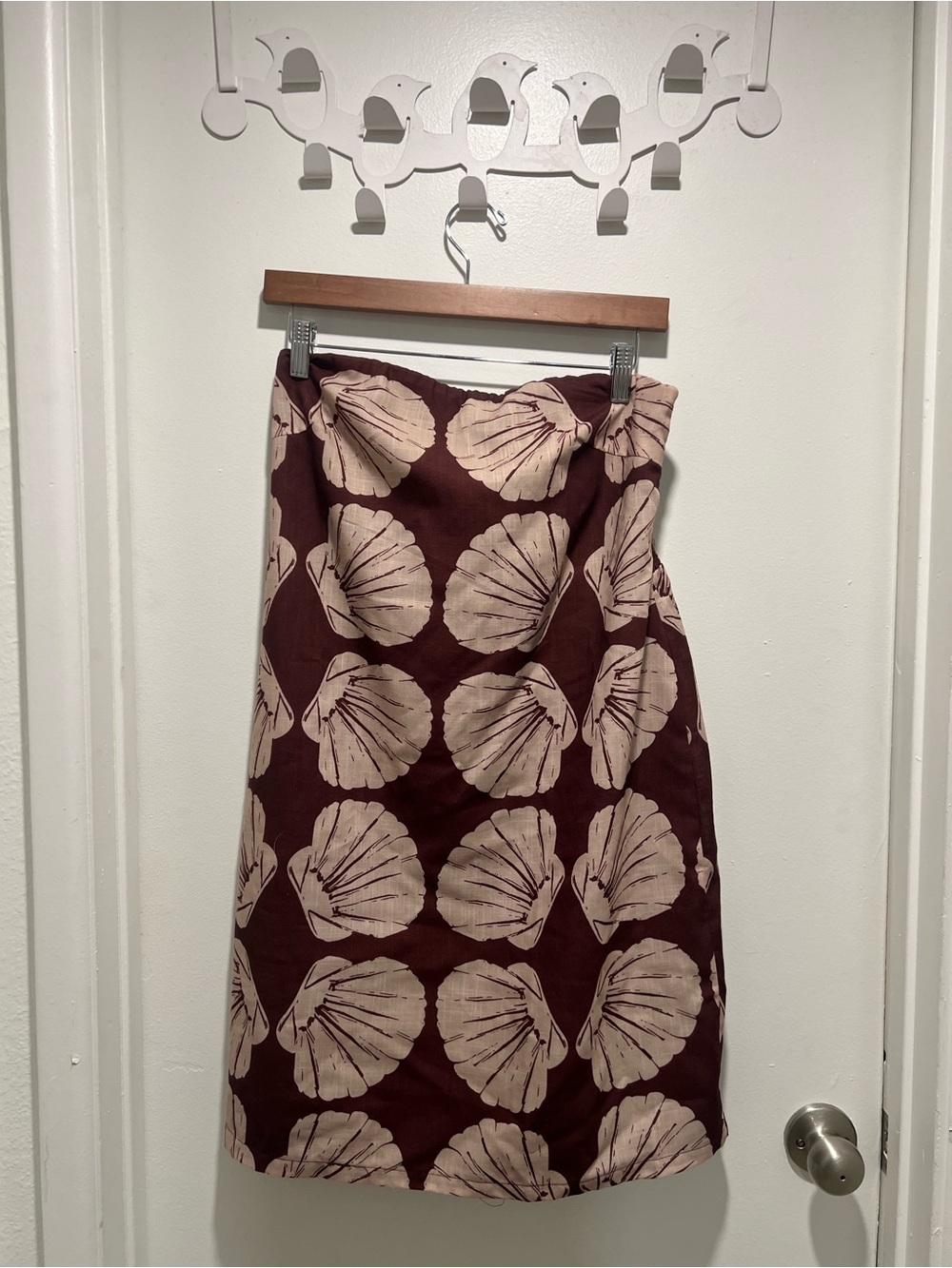 Strapless Women's Dress in brown with Shell Print